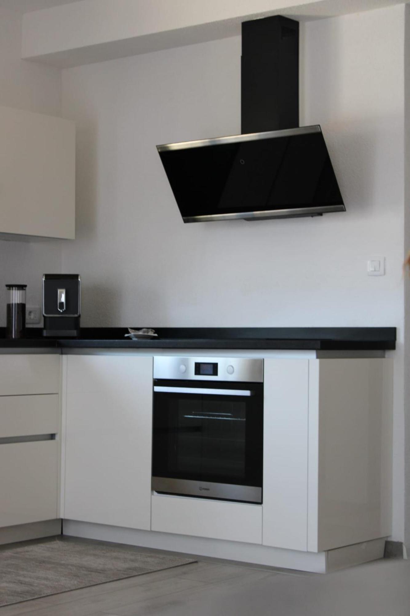 Apartment Merry - Free Garage & Parking Mostar Eksteriør bilde